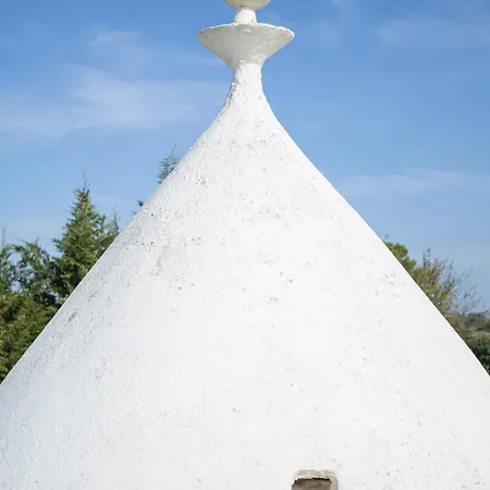 Ada-trulli Puglia Resort *