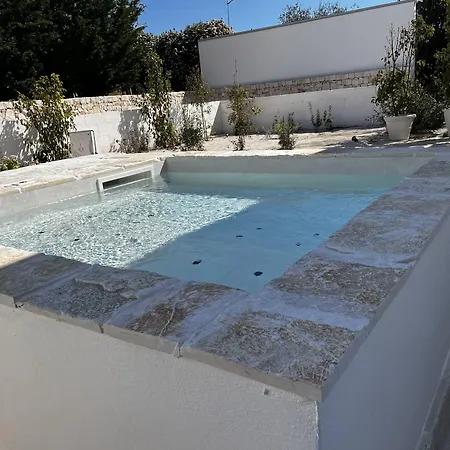 Ada-trulli Puglia Resort 3*