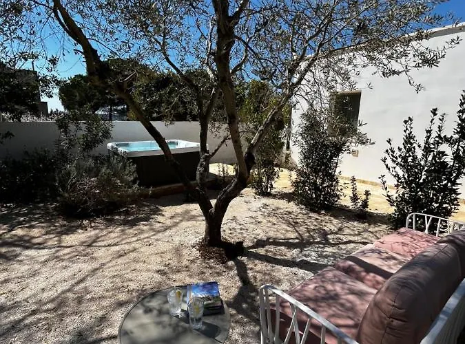 Ada-trulli Puglia אתר נופש 3*